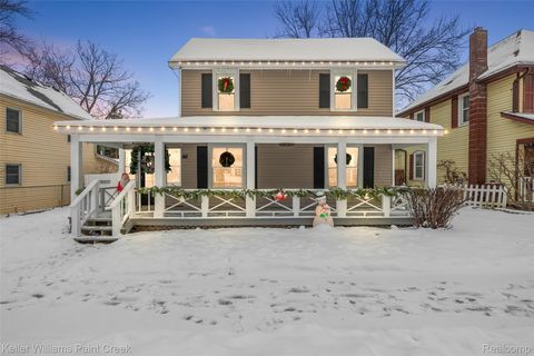 88 E Elmwood Leonard Village MI 48367