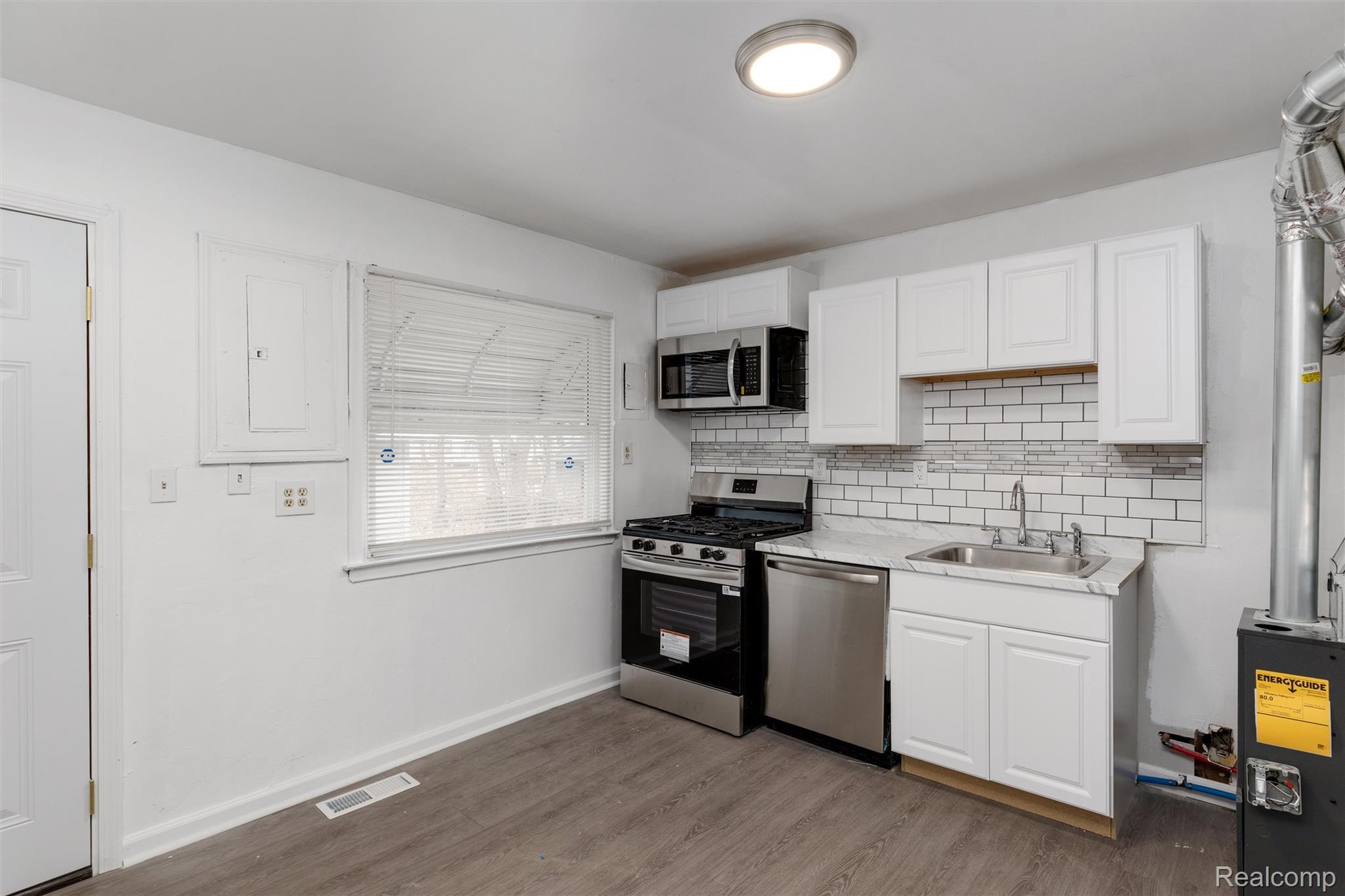 26011 Dartmouth Street