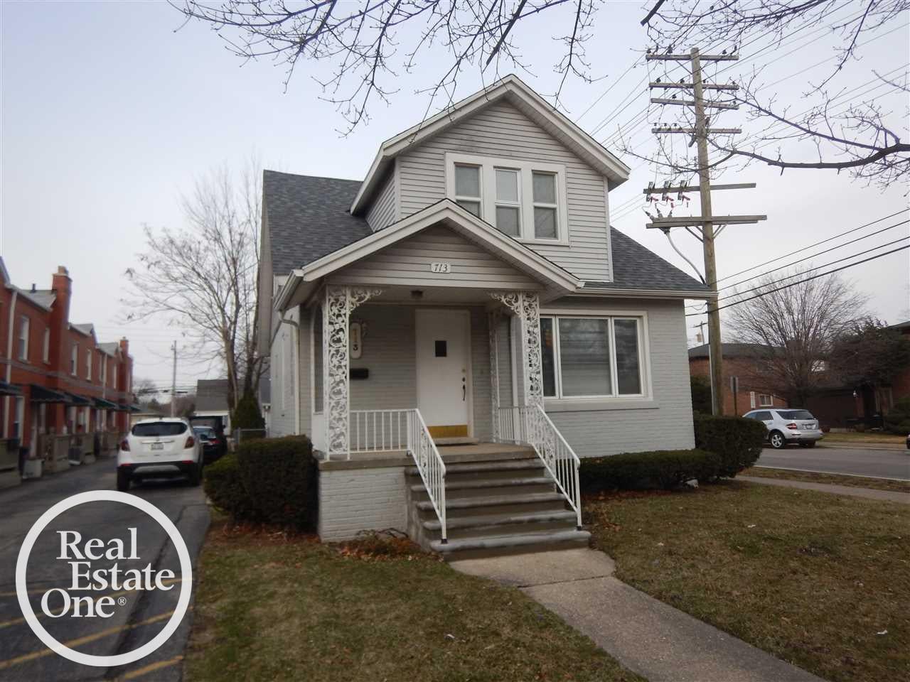 713 Saint Clair Street