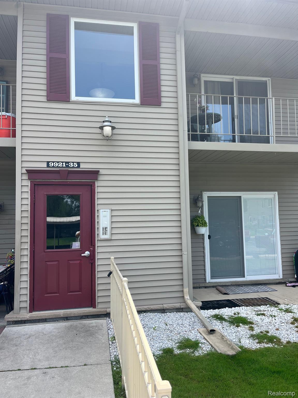 9933 ALLEN POINTE Drive