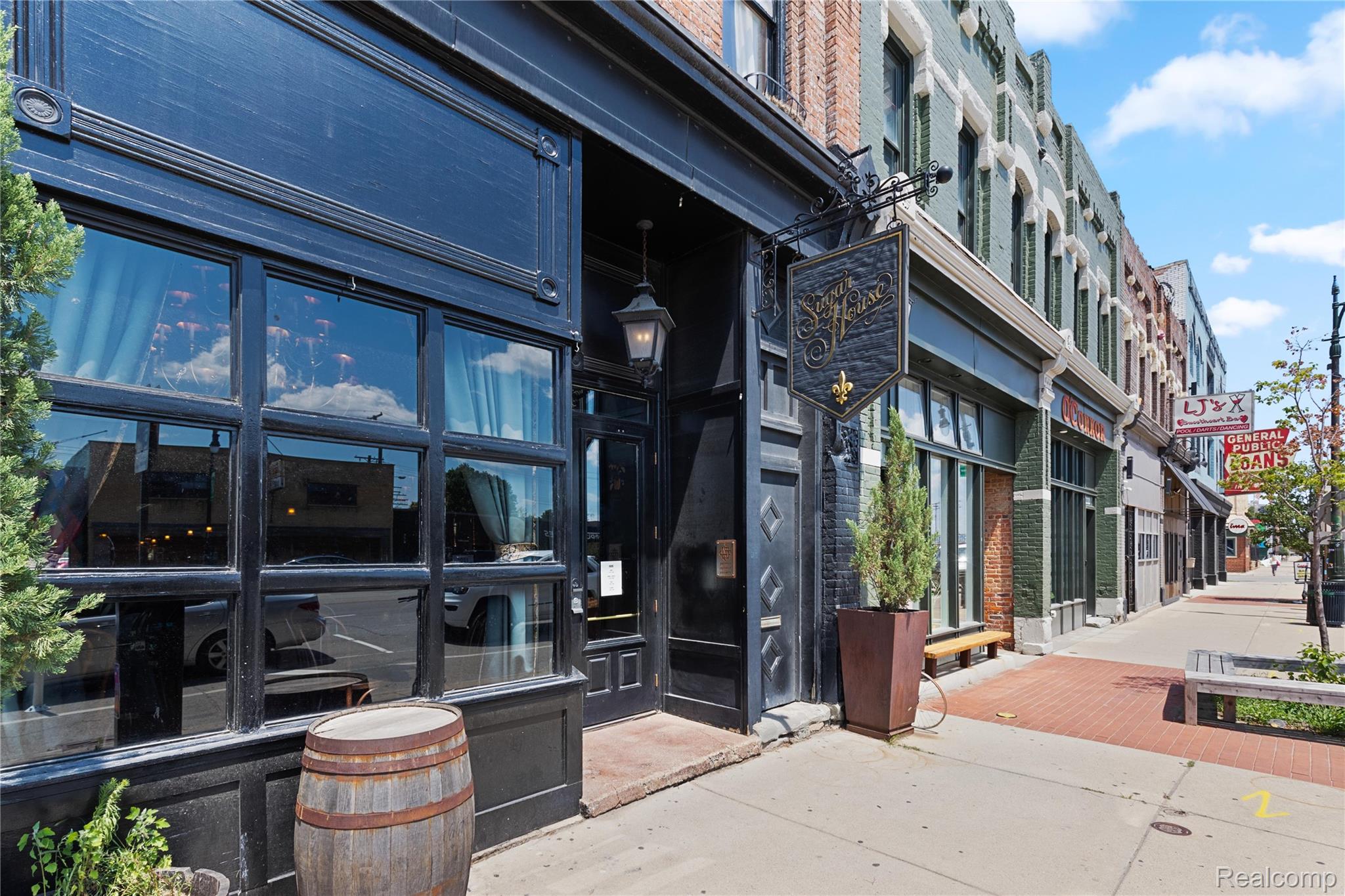 Detroit City, Michigan 48216, United States, 2 Bedrooms Bedrooms, ,2 BathroomsBathrooms,Residential,Pending,196171