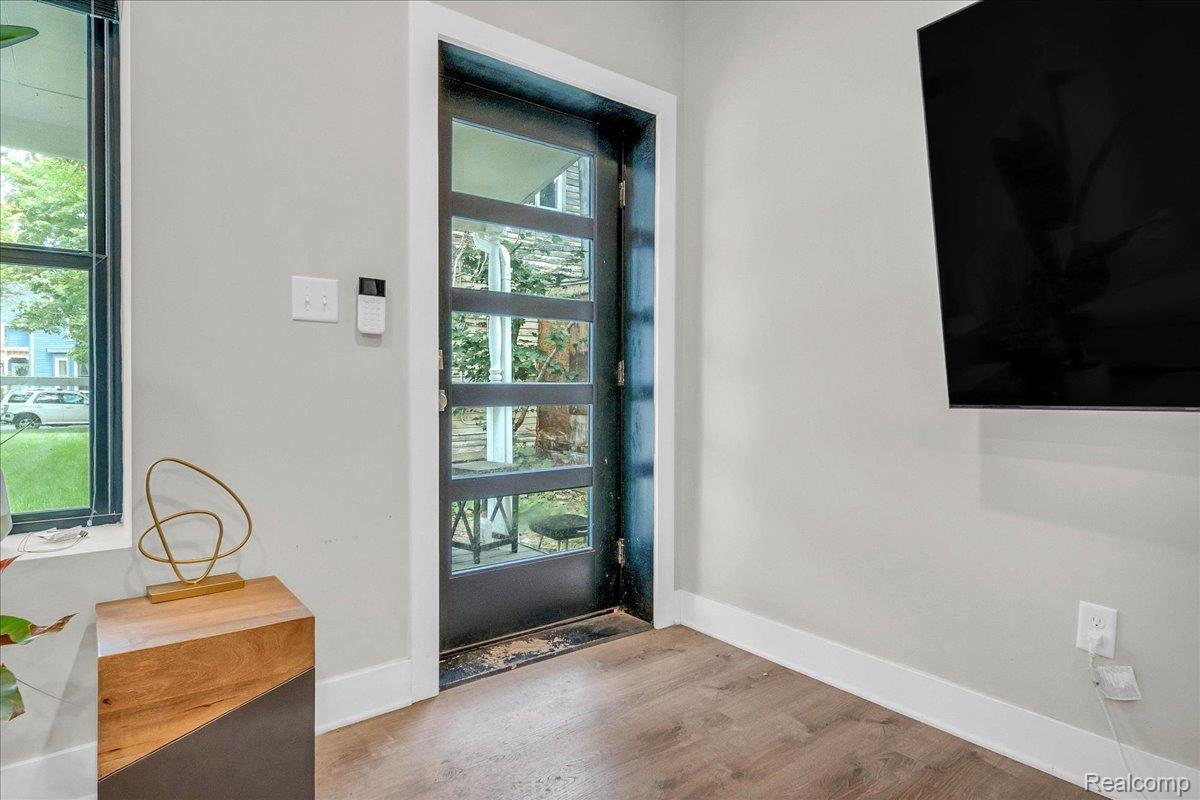 Detroit City, Michigan 48216, United States, 2 Bedrooms Bedrooms, ,2 BathroomsBathrooms,Residential,Pending,196171