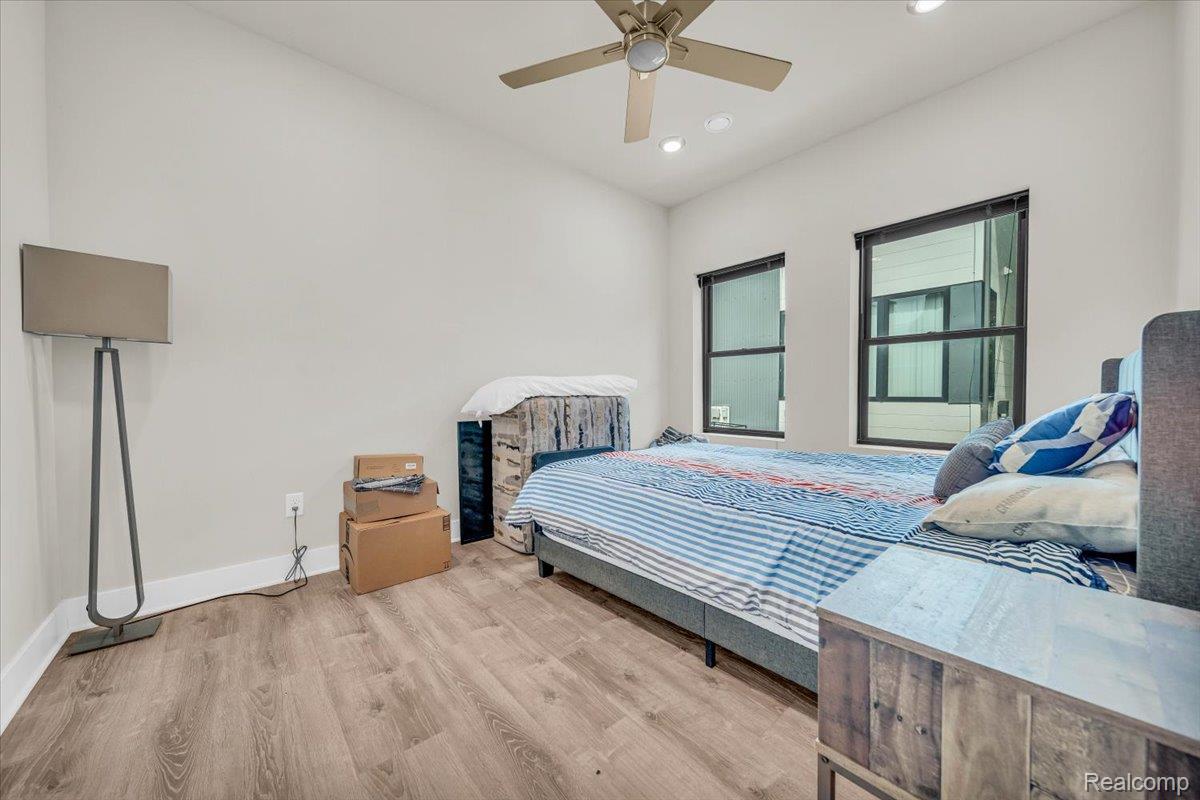 Detroit City, Michigan 48216, United States, 2 Bedrooms Bedrooms, ,2 BathroomsBathrooms,Residential,Pending,196171