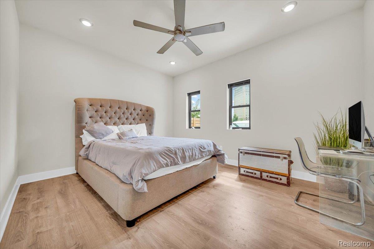 Detroit City, Michigan 48216, United States, 2 Bedrooms Bedrooms, ,2 BathroomsBathrooms,Residential,Pending,196171