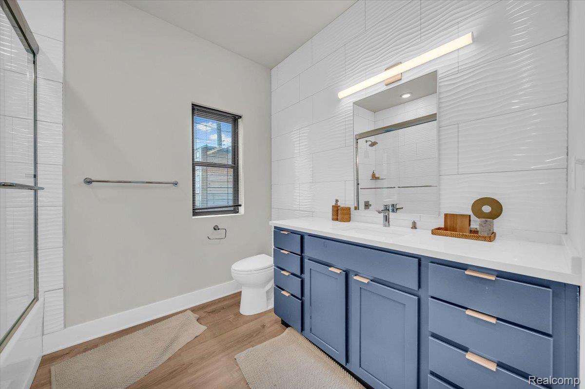 Detroit City, Michigan 48216, United States, 2 Bedrooms Bedrooms, ,2 BathroomsBathrooms,Residential,Pending,196171