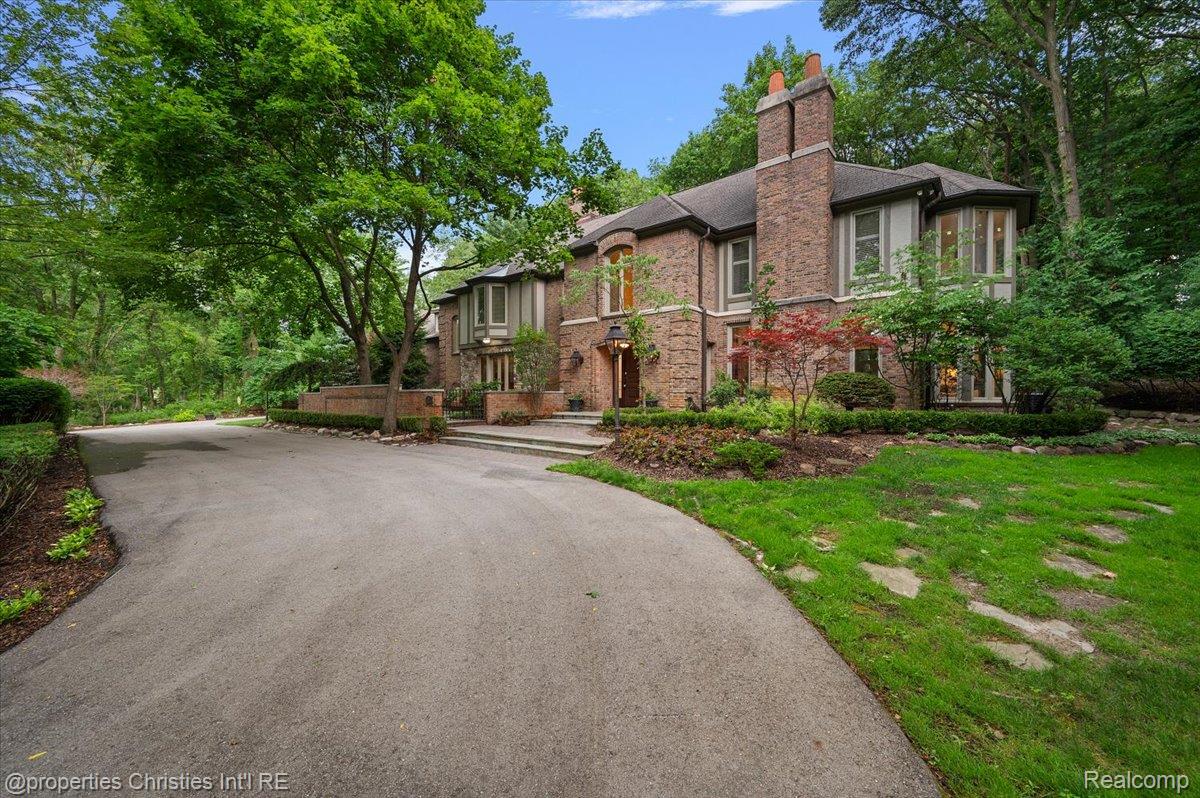 347 Pine Ridge Drive