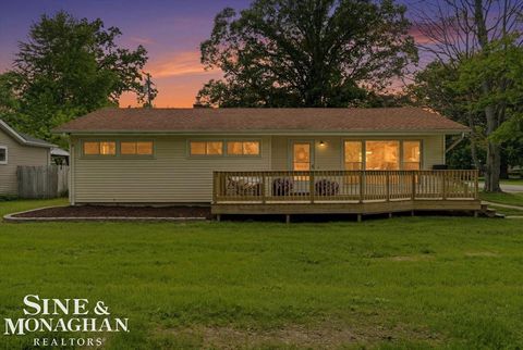 Tiny photo for 1706 New Jersey Avenue, Marysville City, MI 48040 (MLS # 58050211119)
