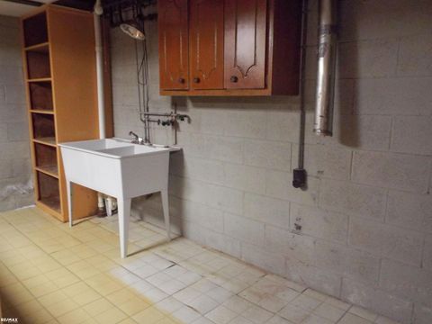 Tiny photo for 5008 Kings Gate Way Street, Bloomfield Charter Township, MI 48302 (MLS # 58050192194)