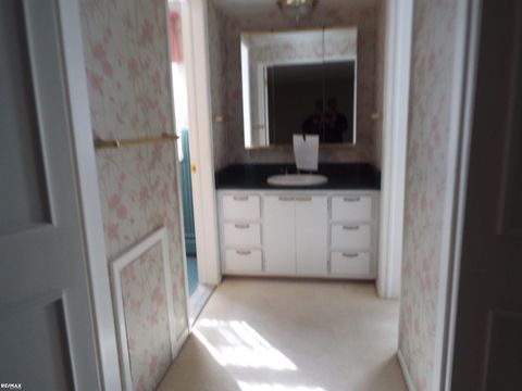 Tiny photo for 5008 Kings Gate Way Street, Bloomfield Charter Township, MI 48302 (MLS # 58050192194)