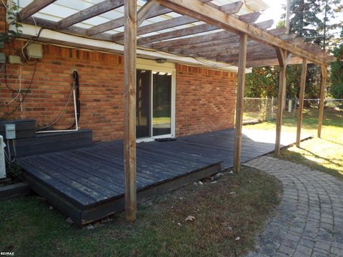 Tiny photo for 5008 Kings Gate Way Street, Bloomfield Charter Township, MI 48302 (MLS # 58050192194)