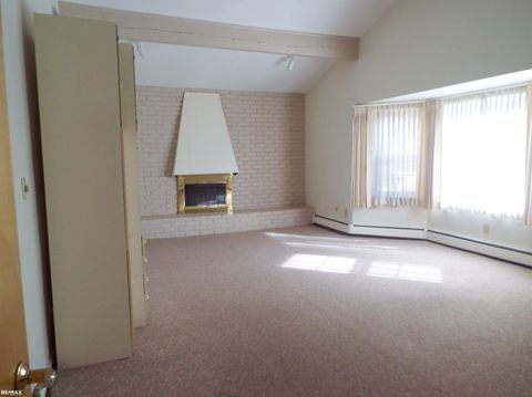 Tiny photo for 5008 Kings Gate Way Street, Bloomfield Charter Township, MI 48302 (MLS # 58050192194)