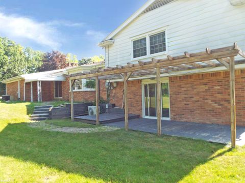 Tiny photo for 5008 Kings Gate Way Street, Bloomfield Charter Township, MI 48302 (MLS # 58050192194)