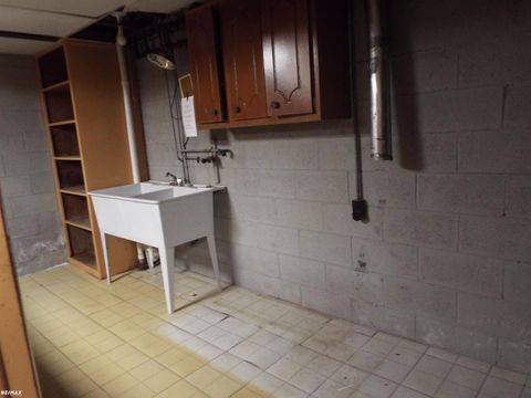 Tiny photo for 5008 Kings Gate Way Street, Bloomfield Charter Township, MI 48302 (MLS # 58050192194)