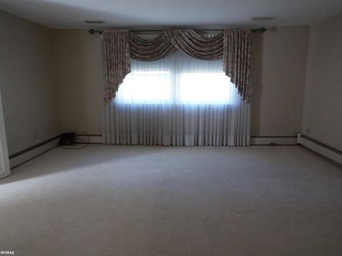 Tiny photo for 5008 Kings Gate Way Street, Bloomfield Charter Township, MI 48302 (MLS # 58050192194)