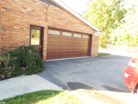 Tiny photo for 5008 Kings Gate Way Street, Bloomfield Charter Township, MI 48302 (MLS # 58050192194)