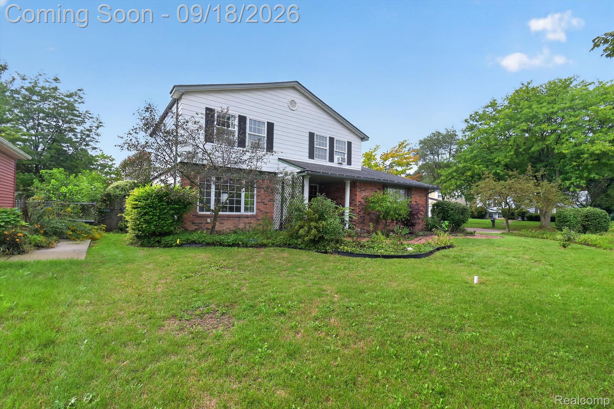 24587 Kings Pointe