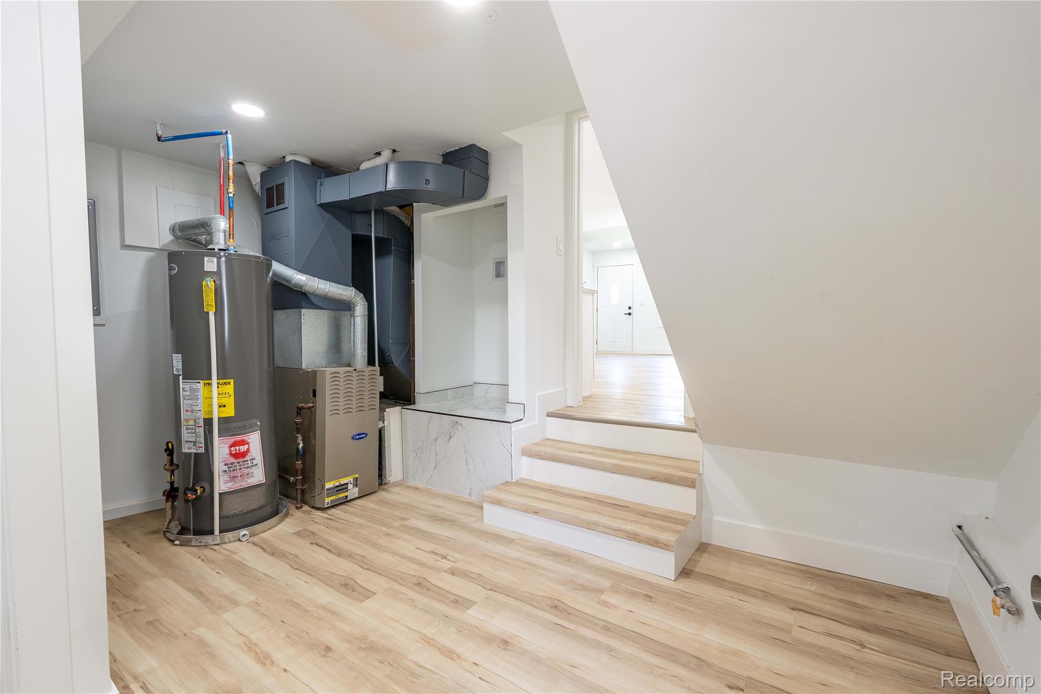 Roseville City, Michigan 48066, United States, 4 Bedrooms Bedrooms, ,2 BathroomsBathrooms,Residential,Pending,156332