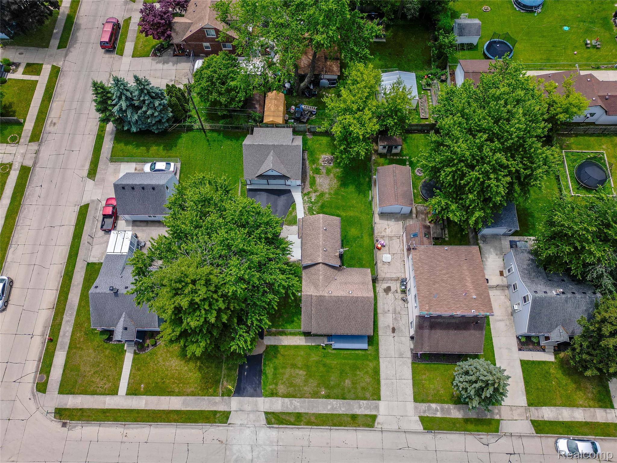 Roseville City, Michigan 48066, United States, 4 Bedrooms Bedrooms, ,2 BathroomsBathrooms,Residential,Pending,156332