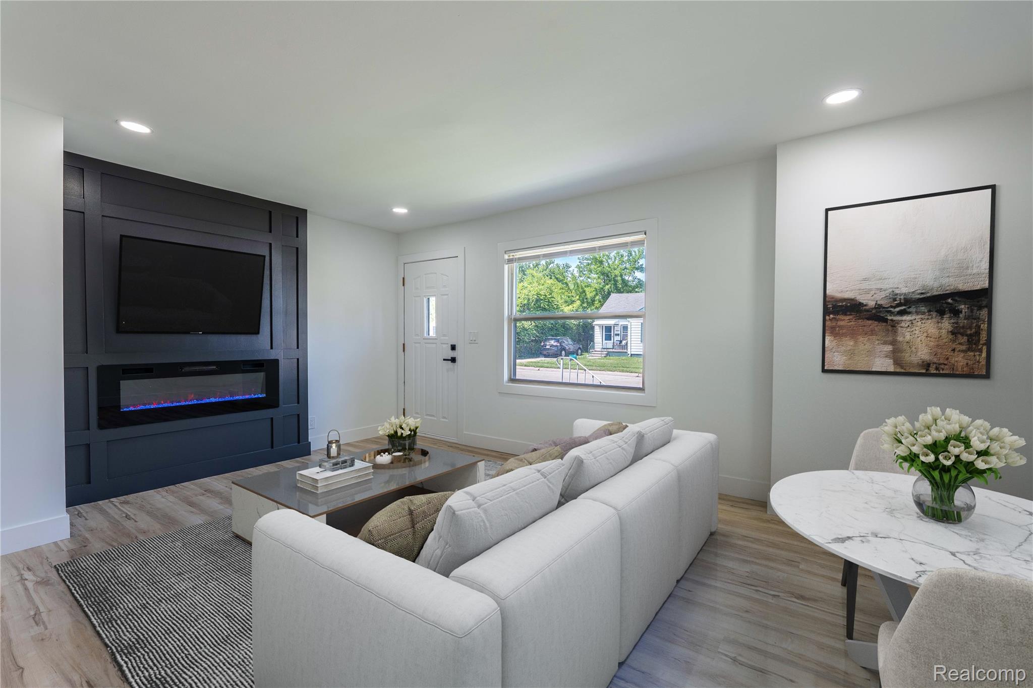 Roseville City, Michigan 48066, United States, 4 Bedrooms Bedrooms, ,2 BathroomsBathrooms,Residential,Pending,156332