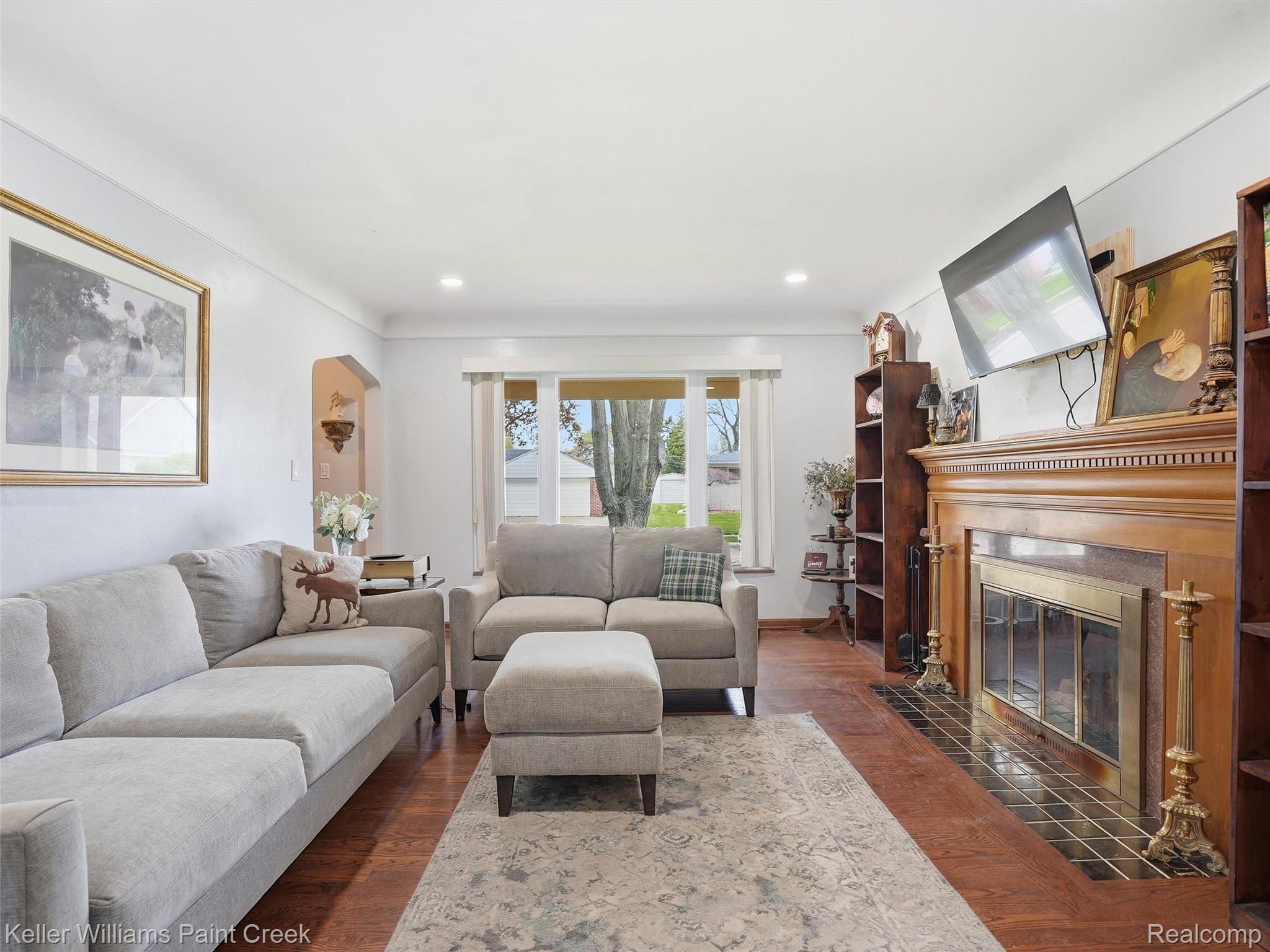 18048 Elizabeth Street