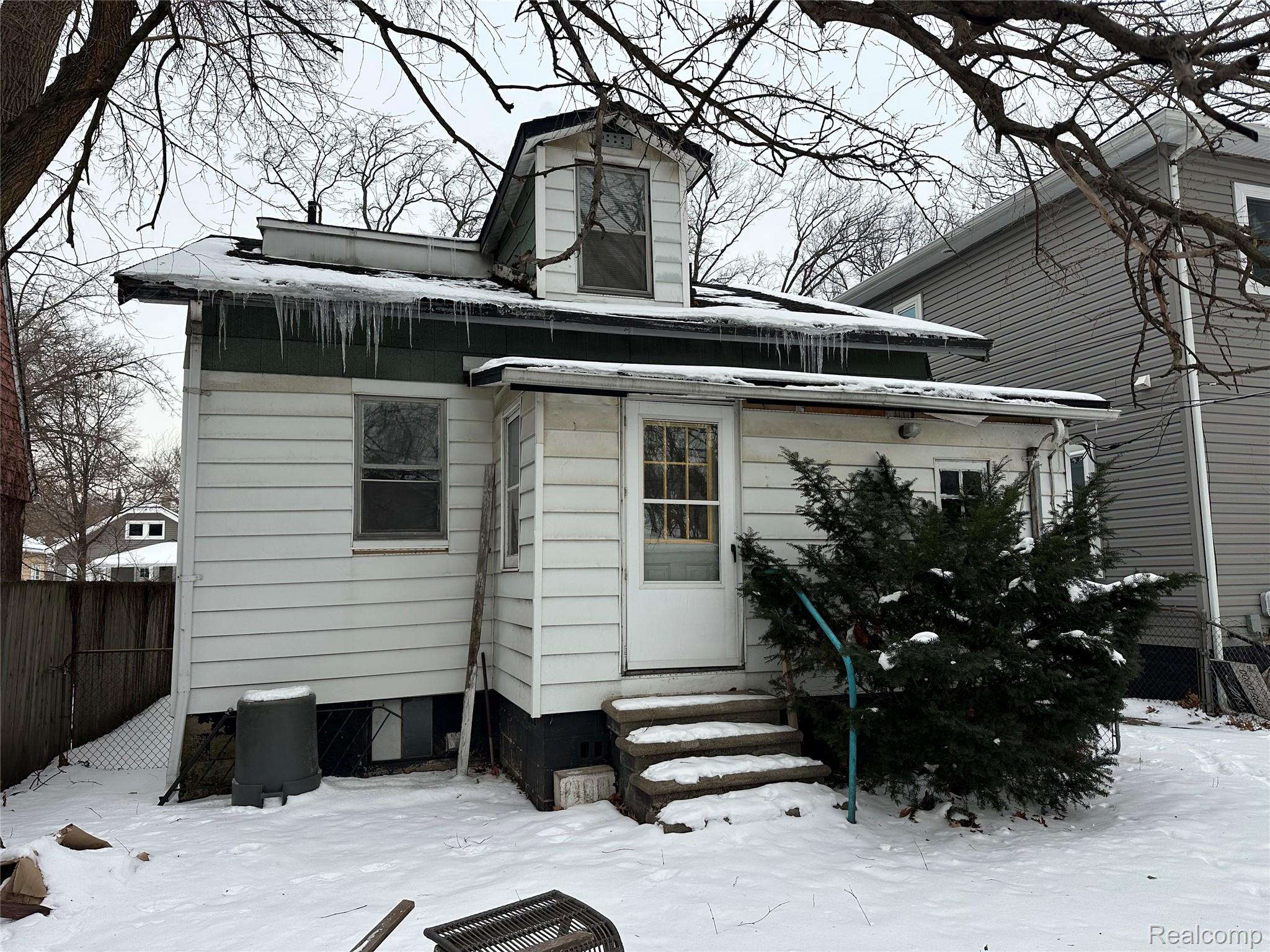 293 FIELDING Street
