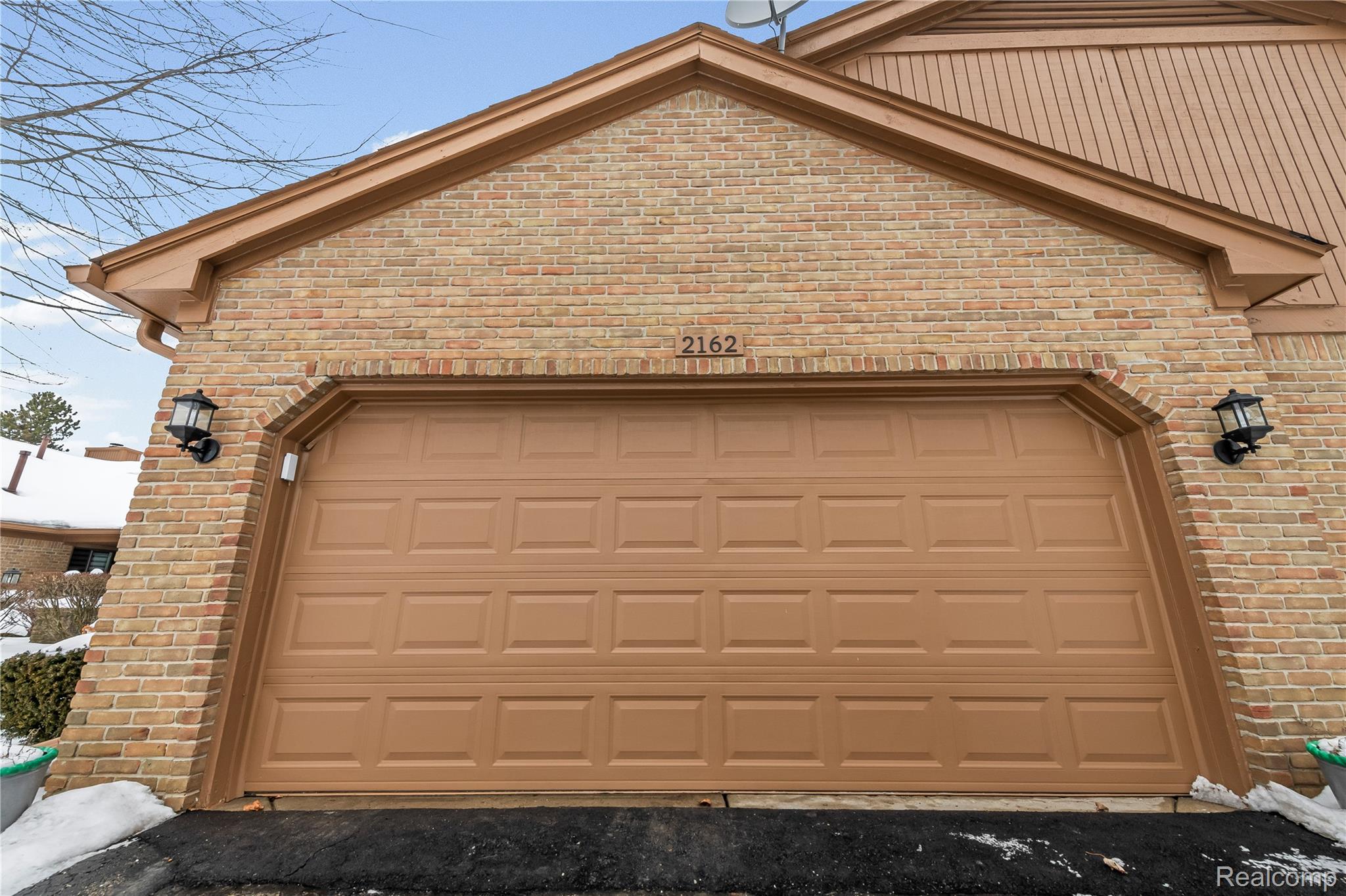 2162 London Bridge Drive