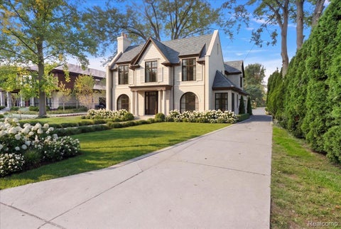 Photo of 736 Pleasant Street, Birmingham City, MI 48009 (MLS # 20261081747)