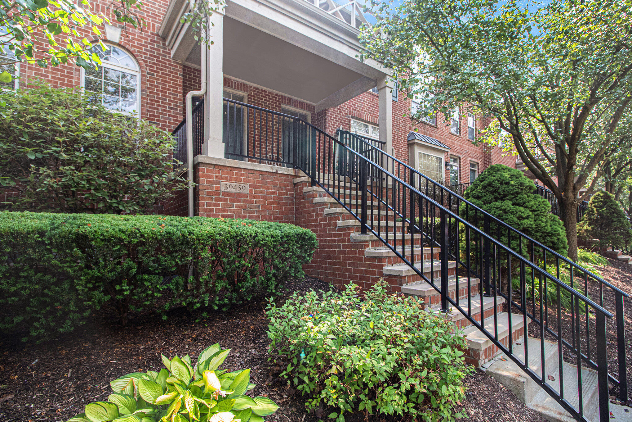 39459 Springwater Drive