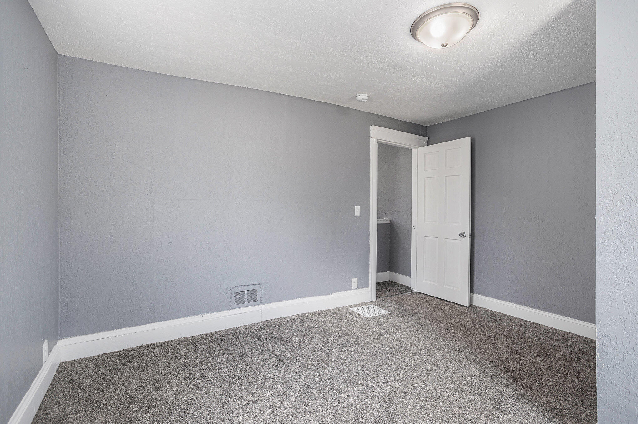 Battle Creek City Calhoun, Michigan 49037, United States, 2 Bedrooms Bedrooms, ,1 BathroomBathrooms,Residential,Pending,113252