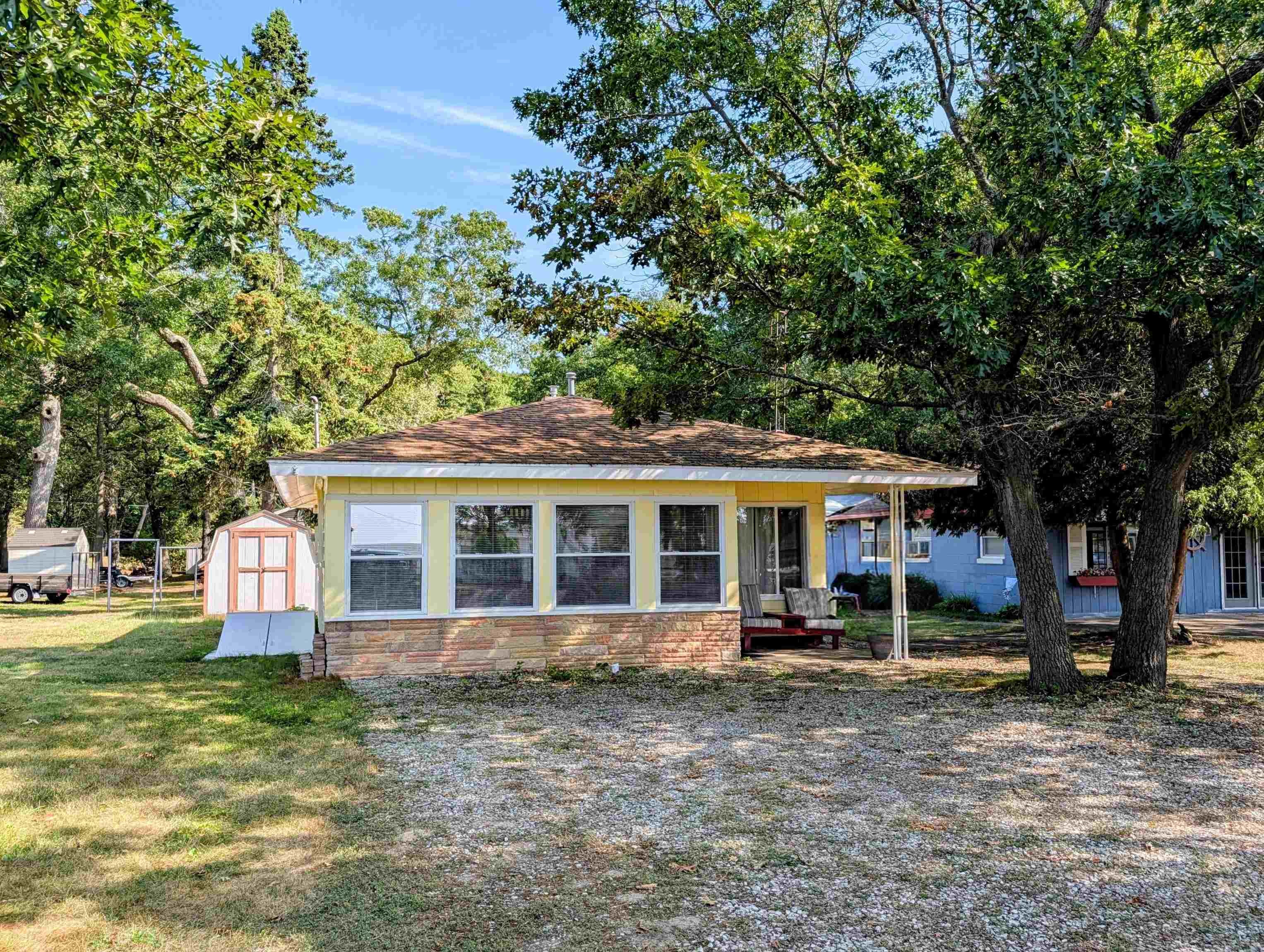 4953 E Center