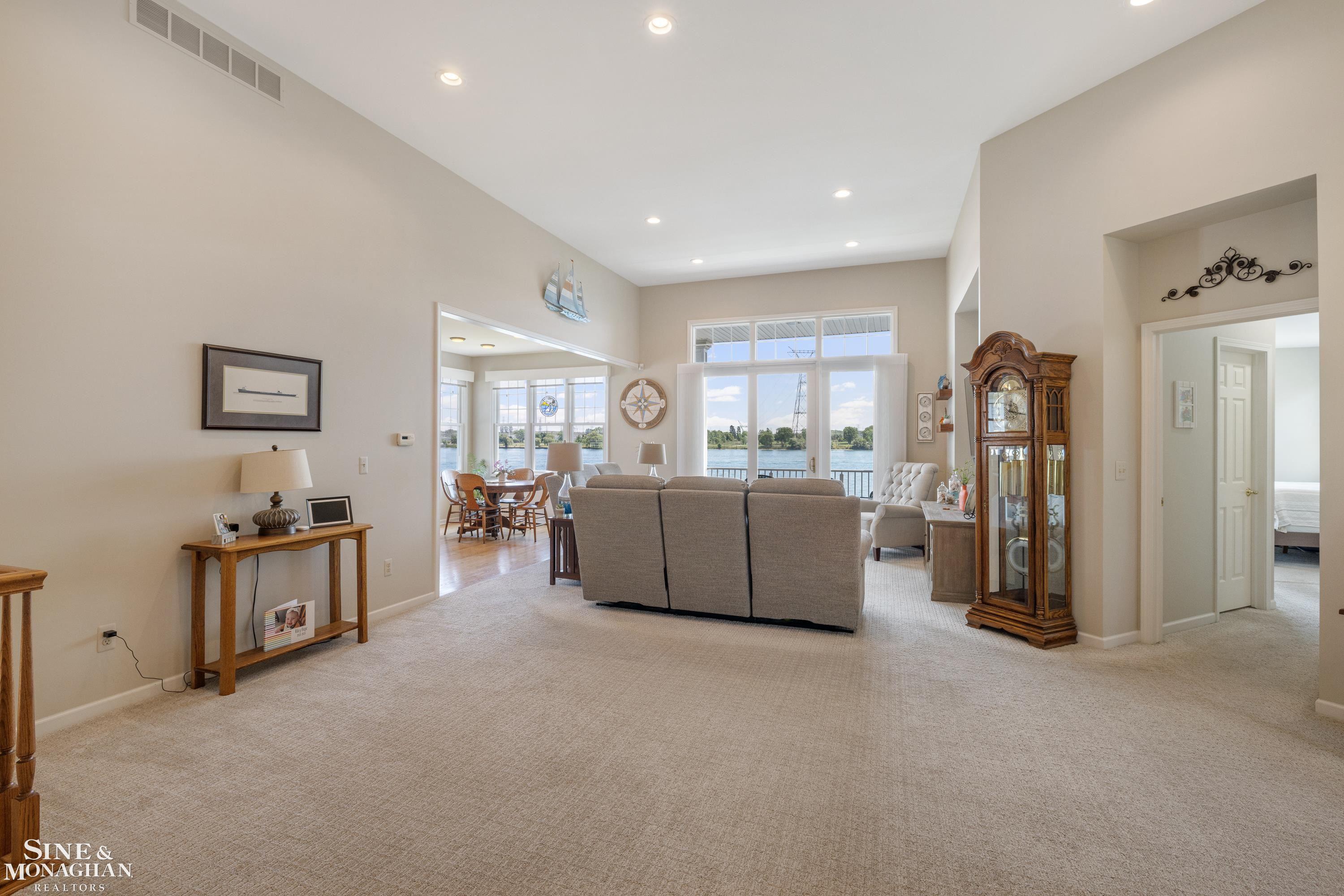 3891 Riverview Terrace