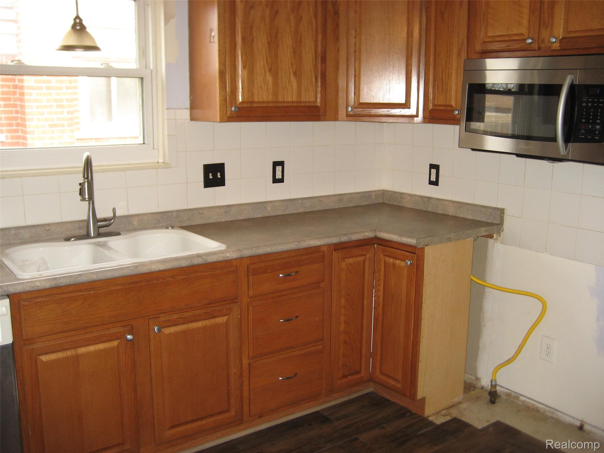 15142 Fordline Street W