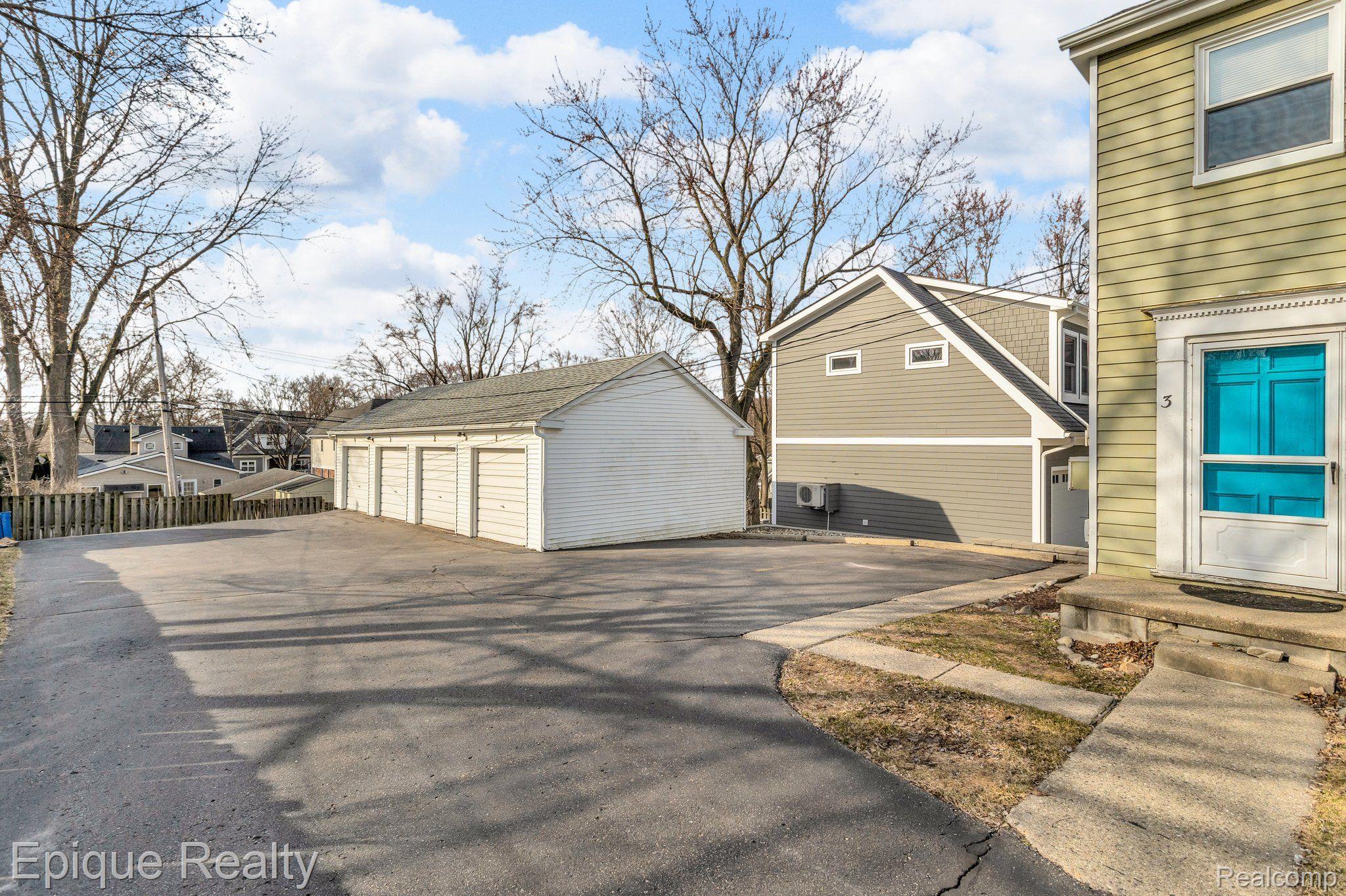 333 WOODWARD Avenue 1