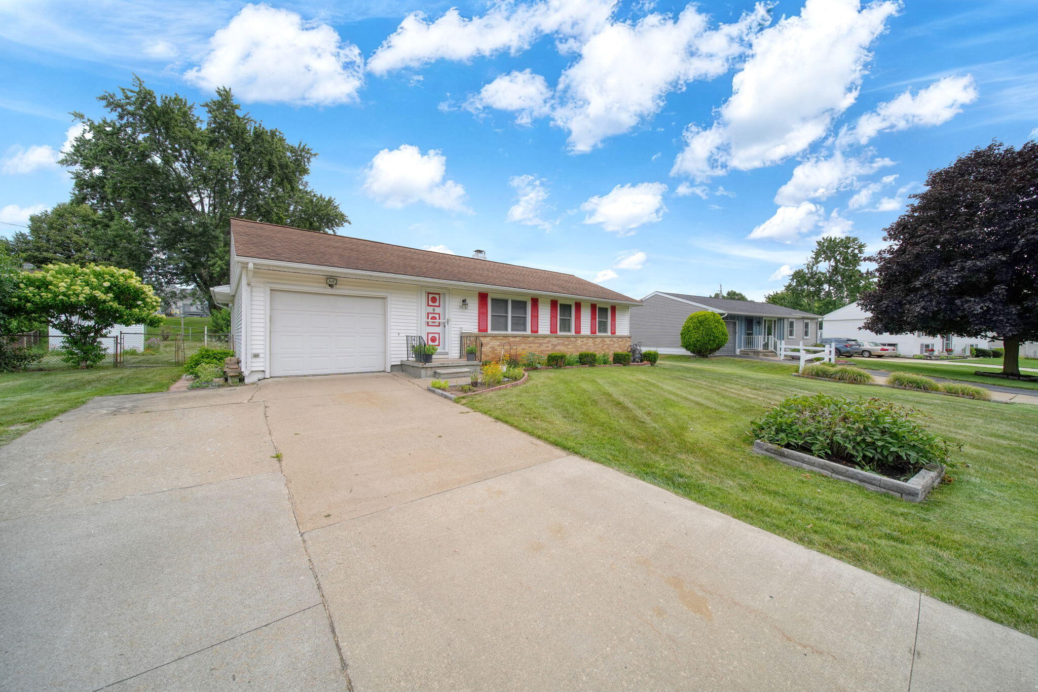5574 Dogwood Drive