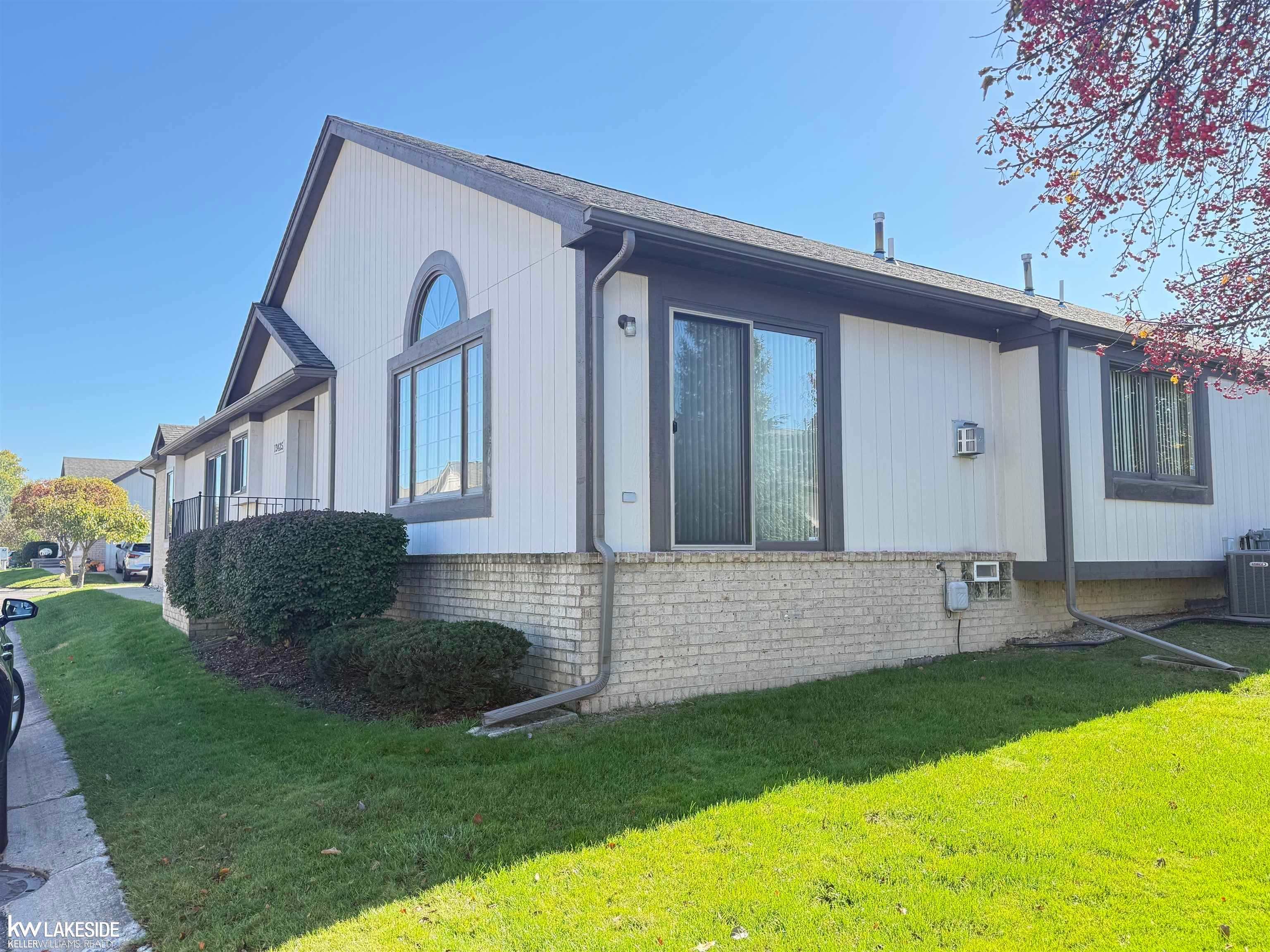 13425 Highland Circle