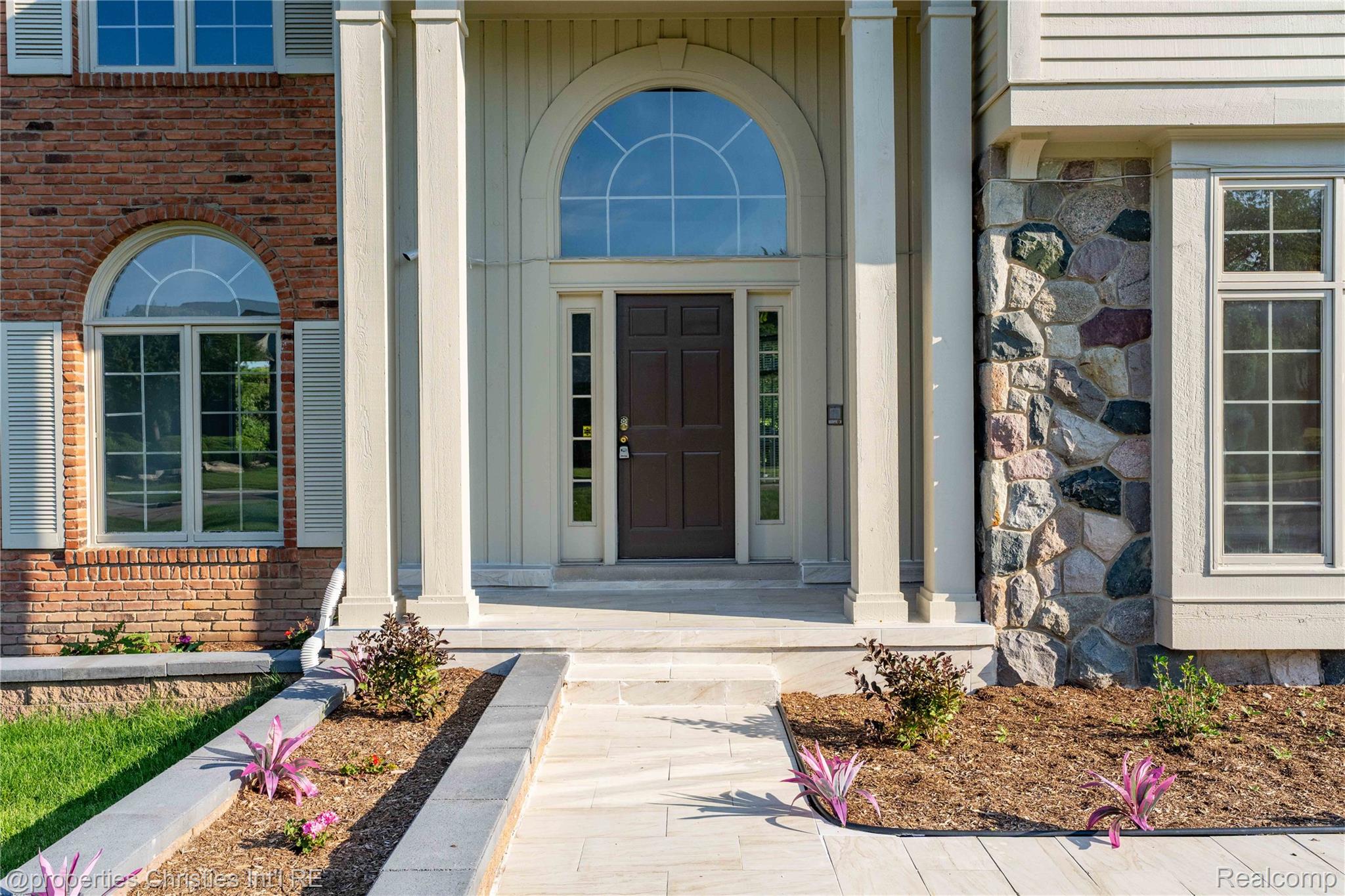 4802 Panorama Circle