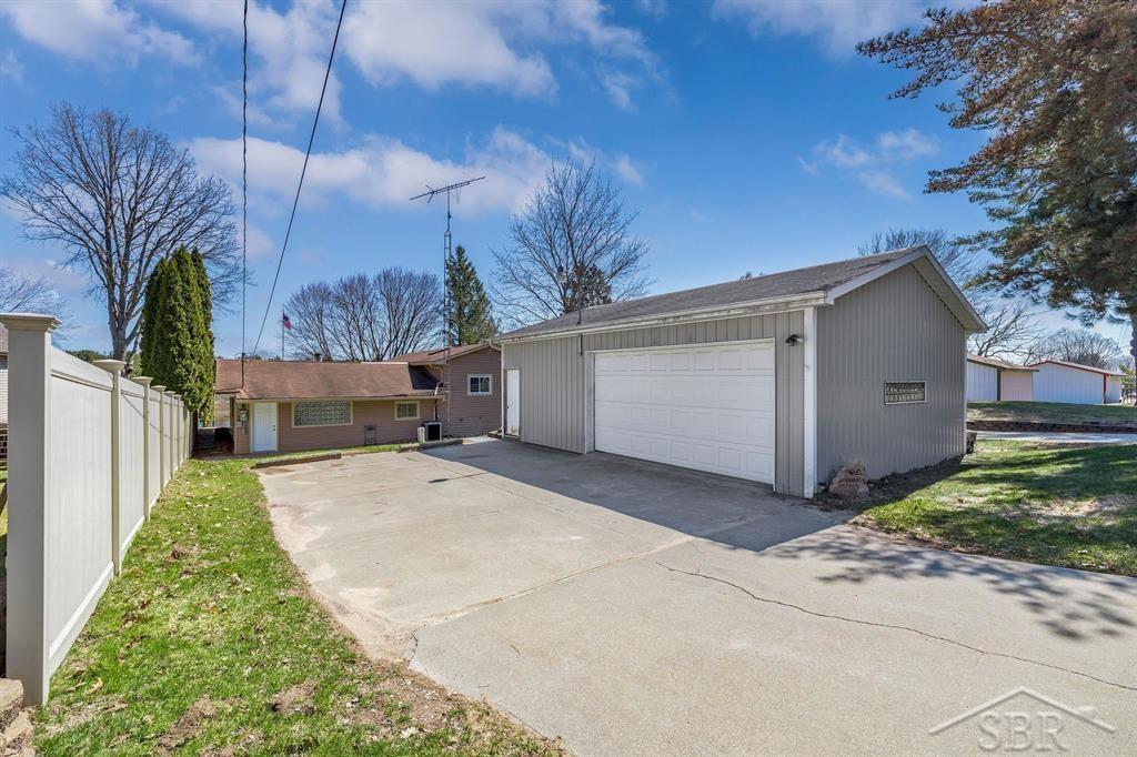 5307 Oakridge Drive
