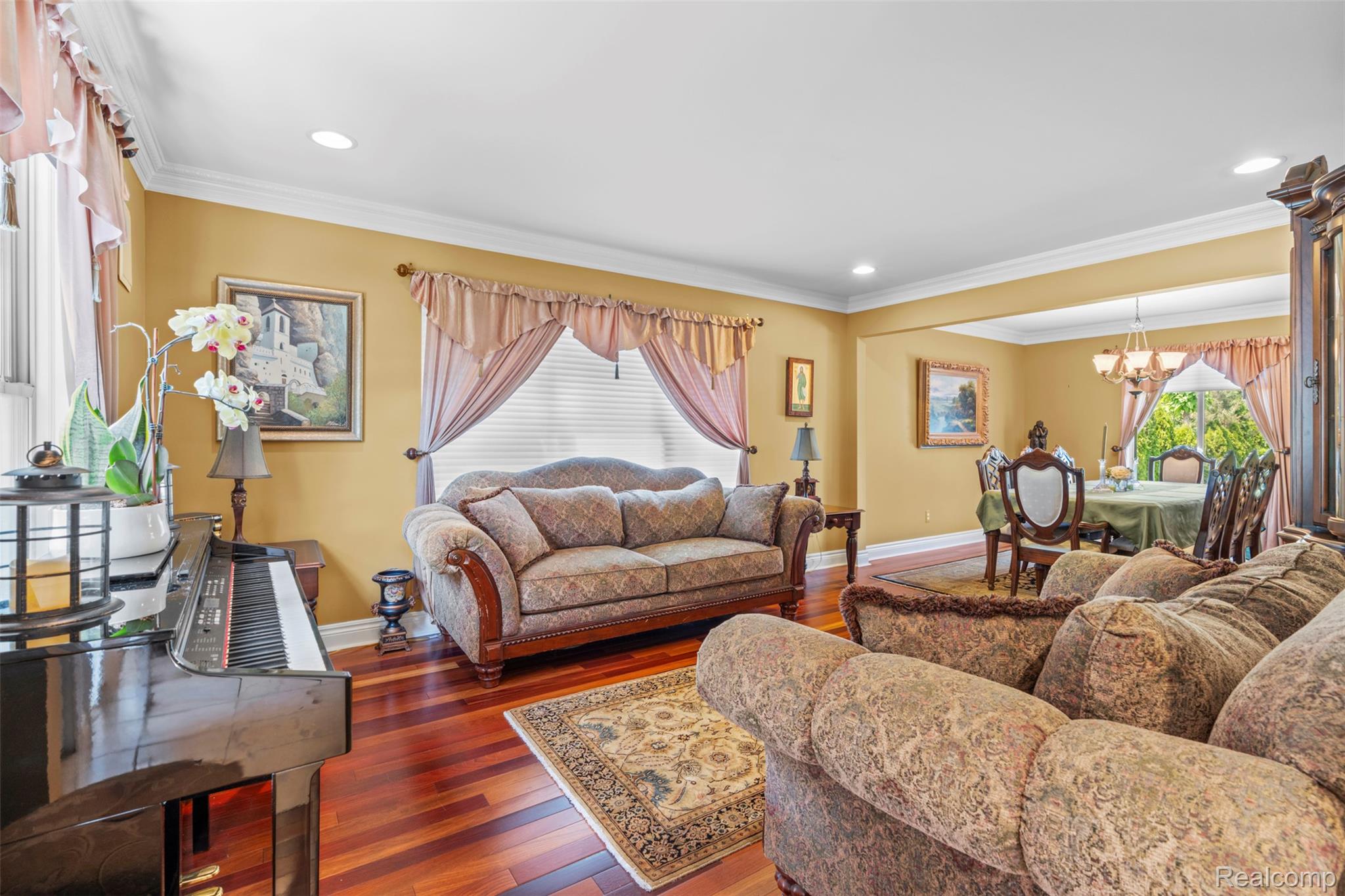 1514 PEMBROKE Drive