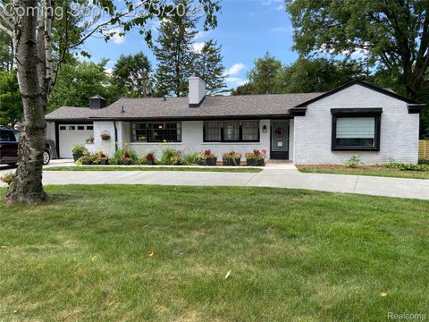 16256 W 13 Mile Road W Beverly Hills Village MI 48025