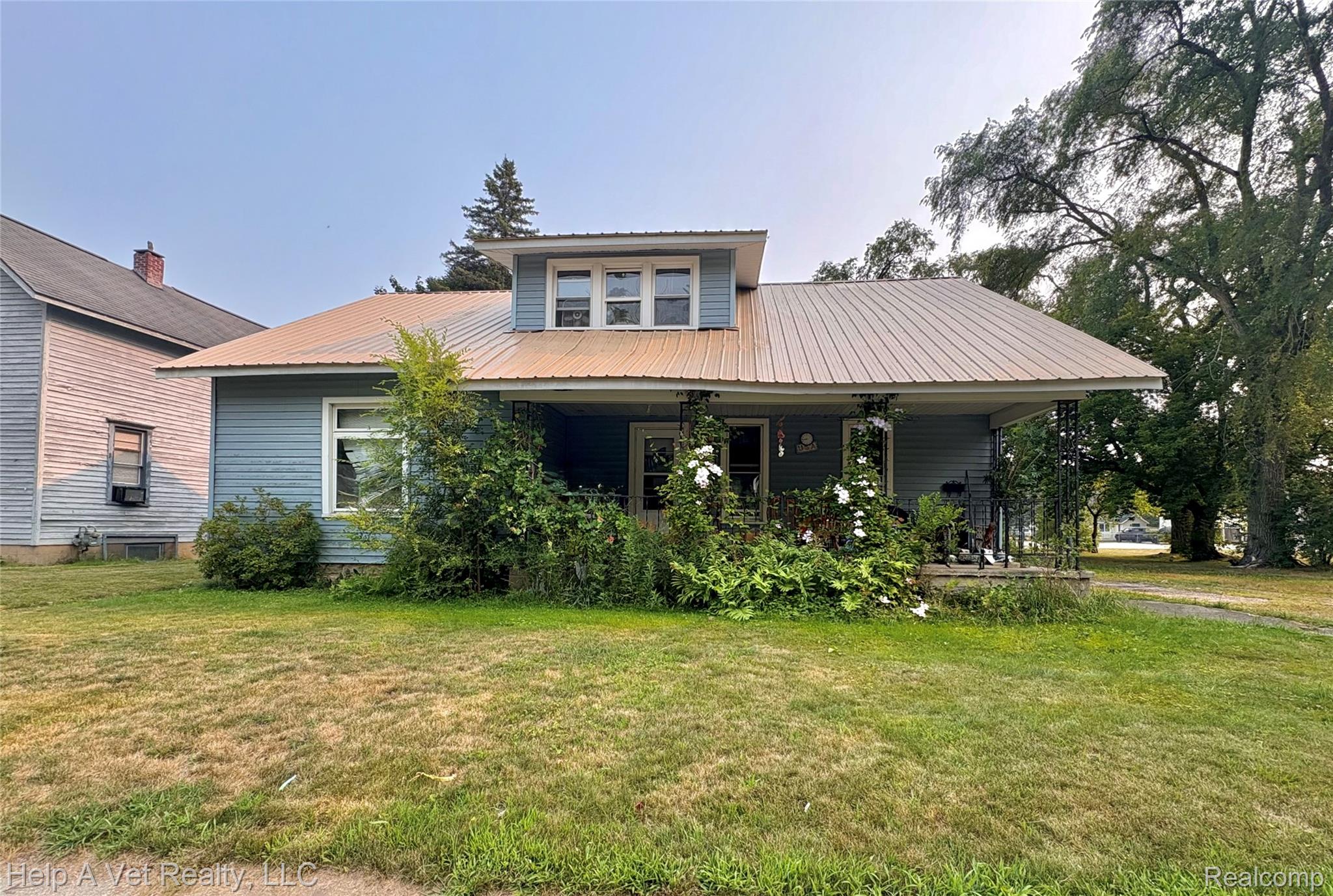 111 W Broadway Avenue