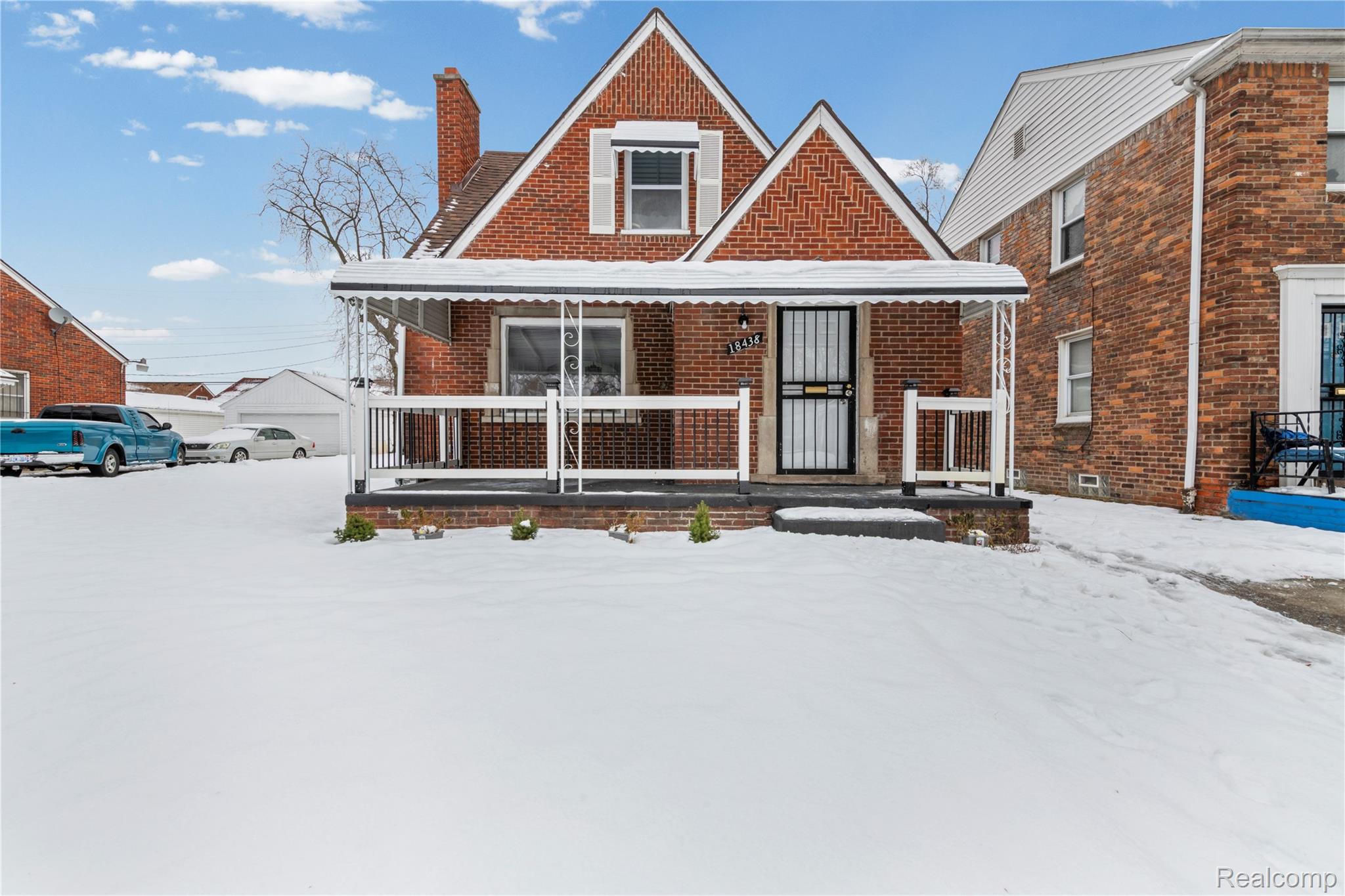 18438 Mendota Street