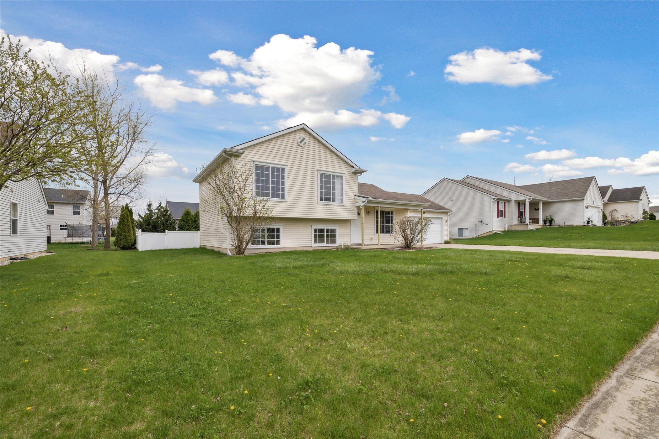 684 HAYSTACK Drive