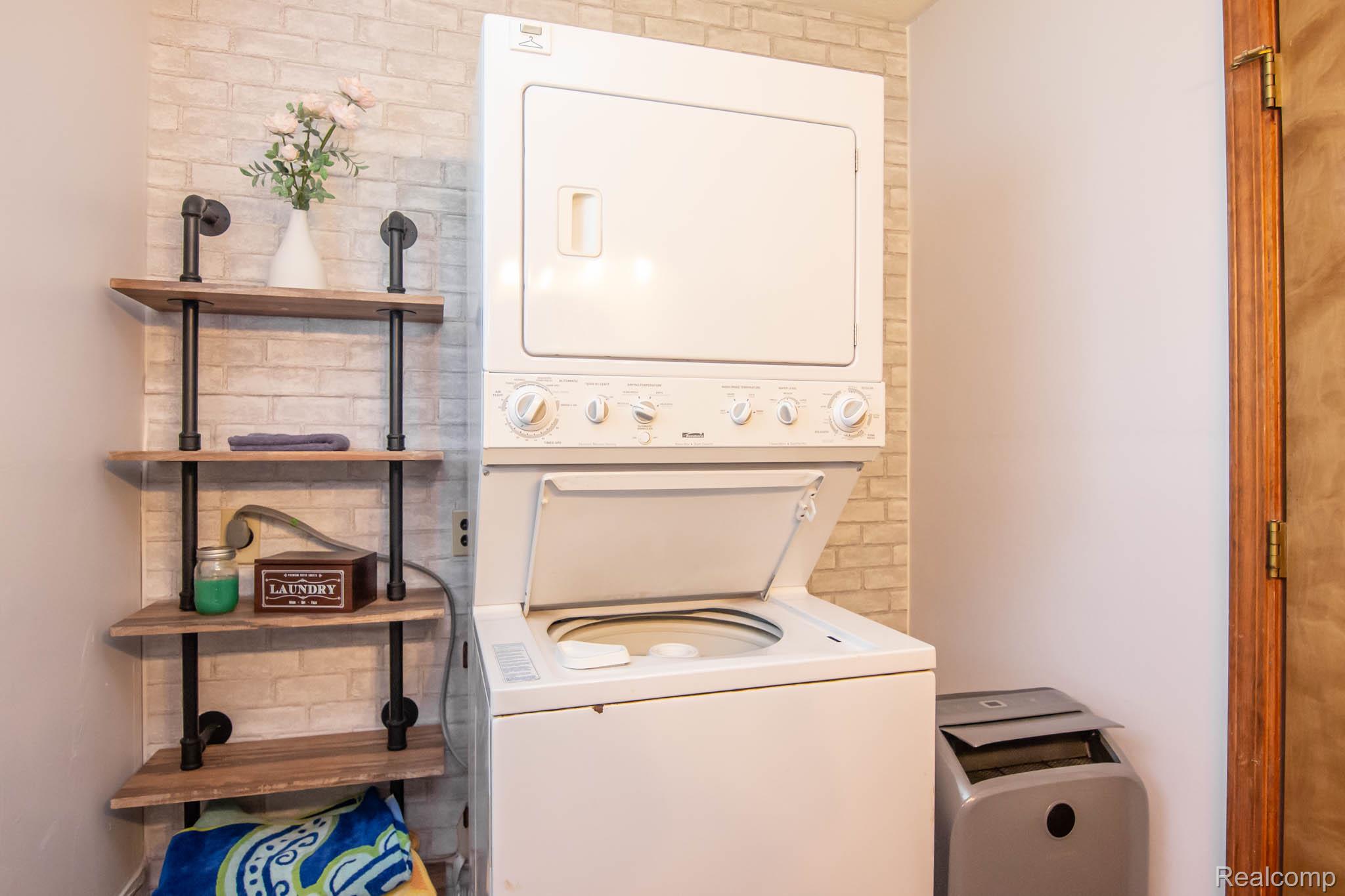 Lincoln Village, Michigan 48742, United States, 2 Bedrooms Bedrooms, ,2 BathroomsBathrooms,Residential,Pending,160127