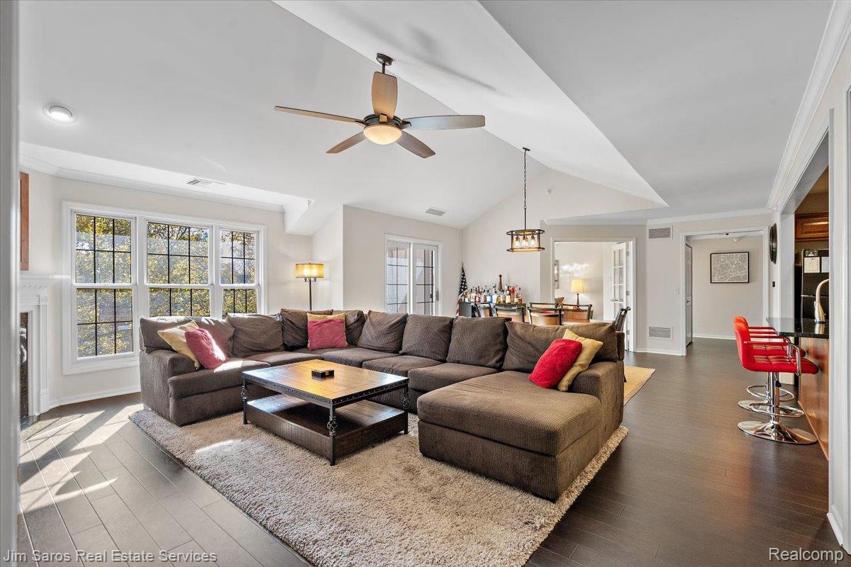 74 Pointe Park Place