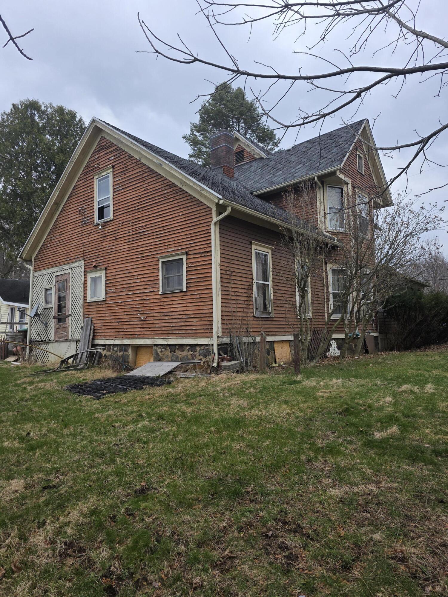 113 W Walnut Street