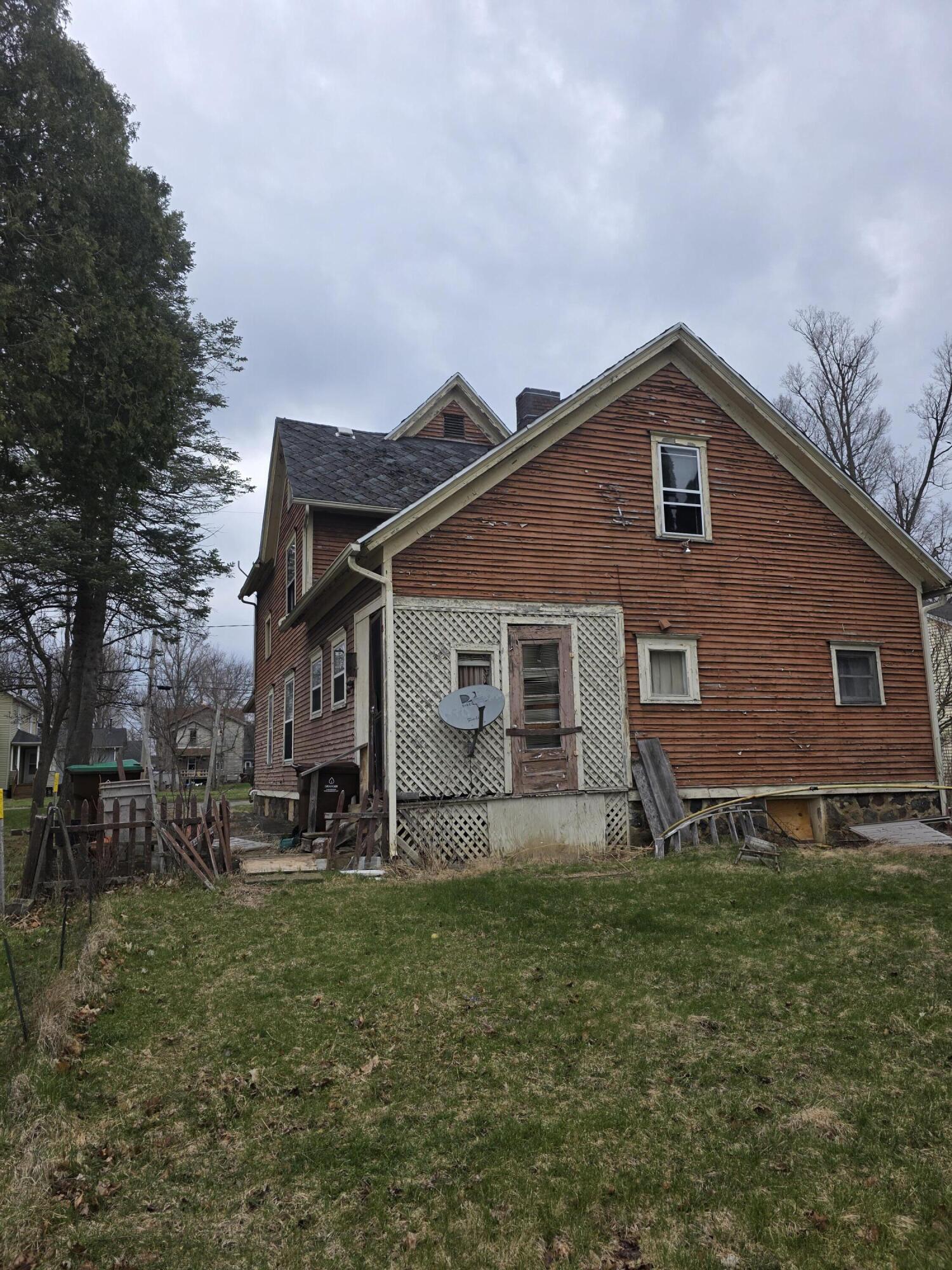 113 W Walnut Street