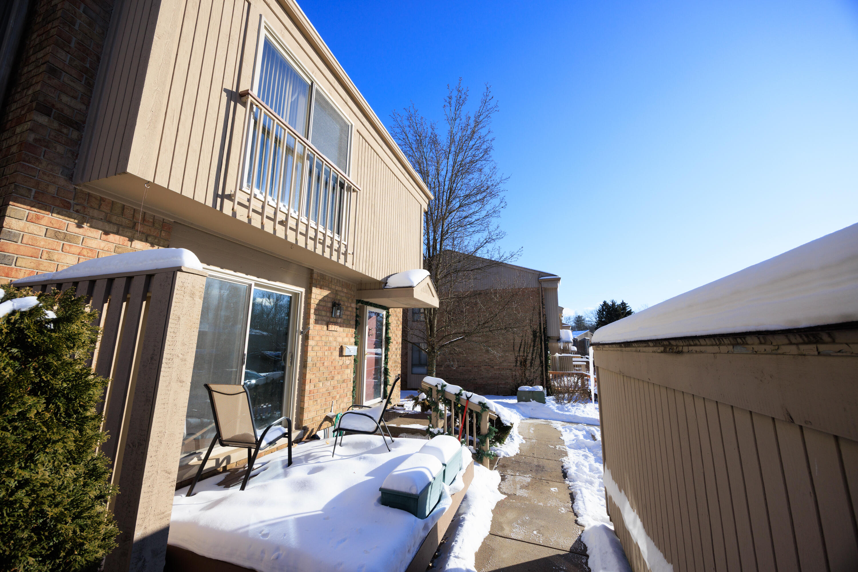 1472 Oakbrook East Drive