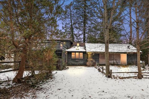 735 Renshaw Avenue Clawson City MI 48017