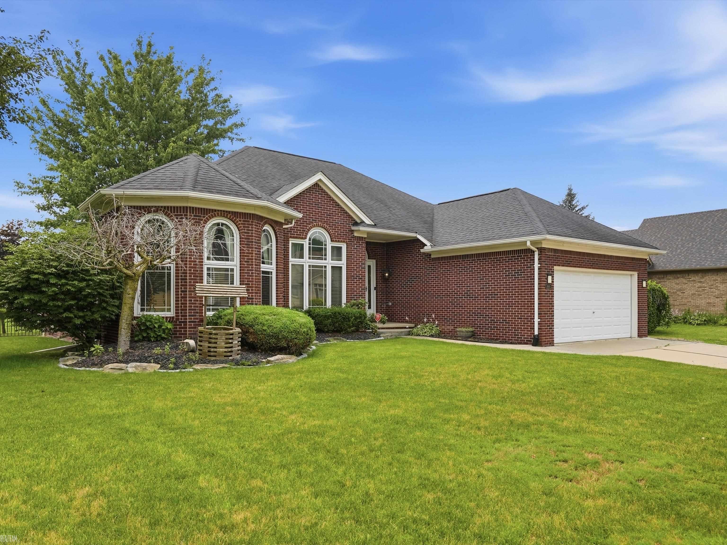 36606 Maple Leaf Drive