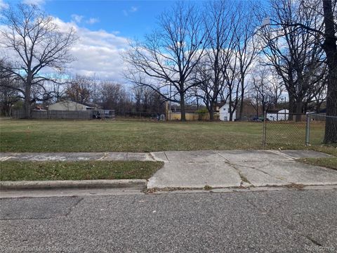 32 Riker Street Pontiac City MI 48342